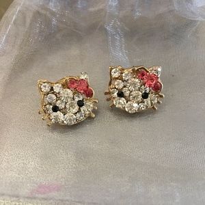 Women's Hello Kitty Earring With Bracelet